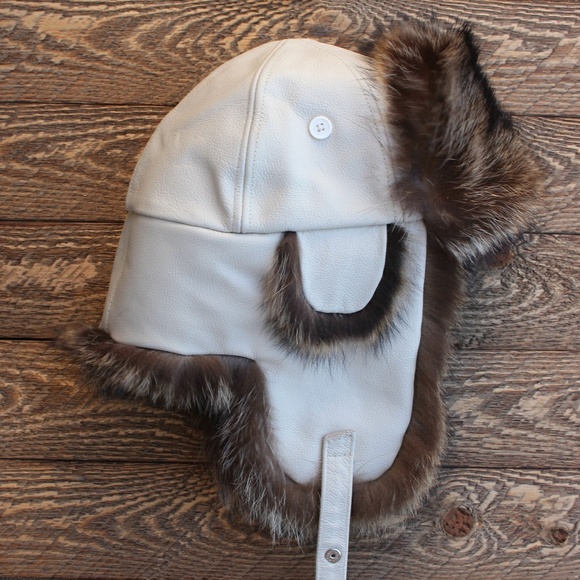 Paul Leinburd Collection - Raccoon Fur Aviator Hat - Picture 1 of 8